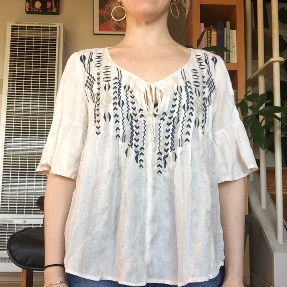 Ecote Gauze Bell Sleeve Hippie Embroidered Top NWT - Picture 5 of 6